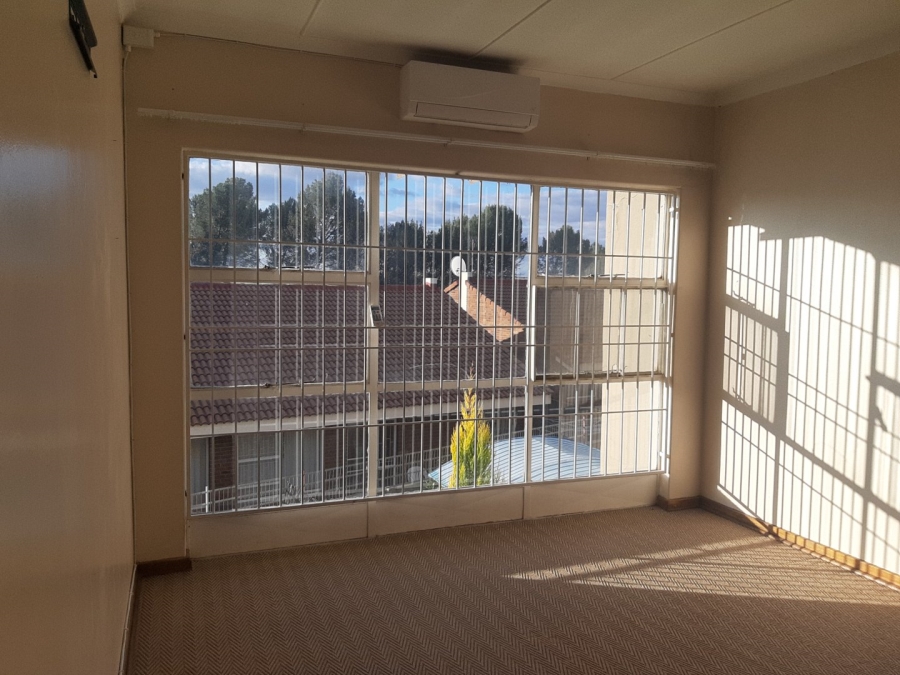 To Let 4 Bedroom Property for Rent in Suidrand Free State
